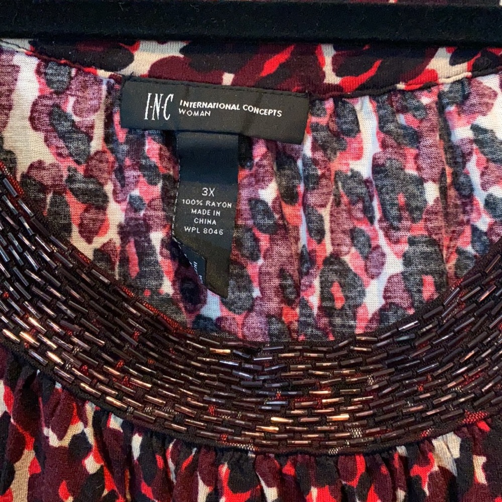 Macy’s INC brand tank with beaded neck 3x - Picture 2 of 4